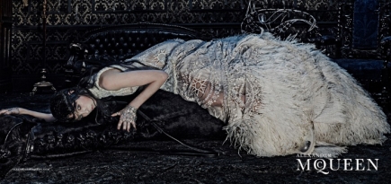 Первый взгляд: рекламная кампания Alexander McQueen, осень-зима 2014