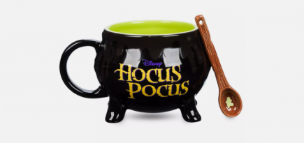 Сиквел фильма «Фокус-покус» выпустил мерч