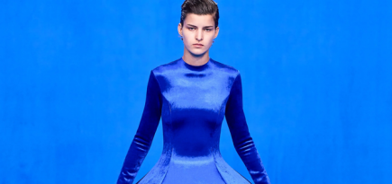 Как жить в эпоху повышенной тревожности? Рекомендация Pantone: в оттенке classic blue