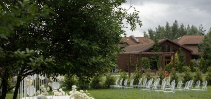 Artiland и Palmira Garden: 7 локаций для камерной свадьбы как в «Американской истории любви»