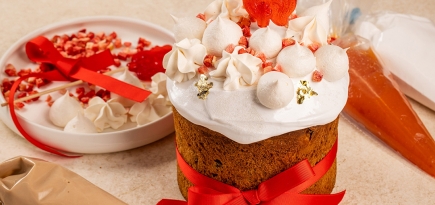 Панеттоне с миндалем и куличи с бабочками: 14 лучших пасхальных десертов от московских шефов