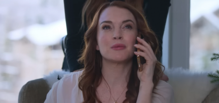 Линдси Лохан теряет память в трейлере фильма Netflix «Влюбиться в Рождество»