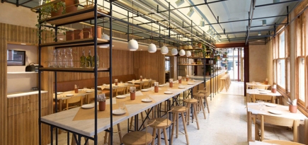 Аутентичный греческий ресторан Opso в центре Лондона