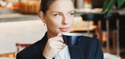 «Хорошо с тем, кому хорошо»: Вероника Сидорова — о любви к себе, уходе и любимых бьюти-средствах