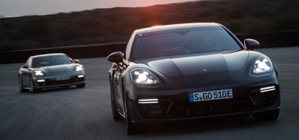 Новые модели Porsche можно заряжать от розетки