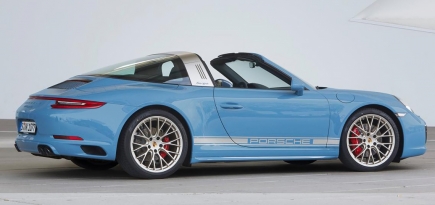 Porsche посвятил новый автомобиль вулкану Этна