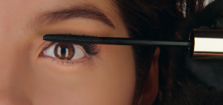 Vivienne Sabó выпустил кампанию туши для ресниц Cabaret Première