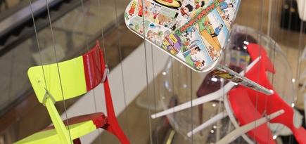 Британские дизайнеры создали стулья для благотворительного проекта Selfridges