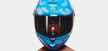 Moschino и Palace анонсировали коллаборацию