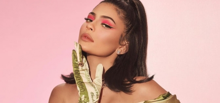 Новую коллекцию Kylie Cosmetics раскритиковали за бахвальство богатством Кайли Дженнер