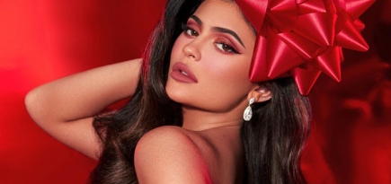 Кайли Дженнер снялась в роли подарка для новогодней кампании своего бренда