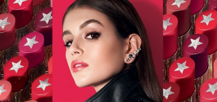 Кайя Гербер катается на мотоцикле по Парижу в рекламе новой помады YSL Beauty