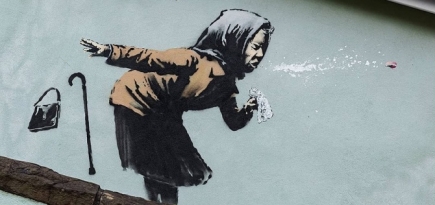 Бэнкси нарисовал новое граффити в виде чихающей женщины