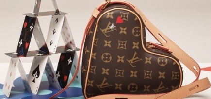 Louis Vuitton выпустил кампанию для круизную коллекцию с сердцами