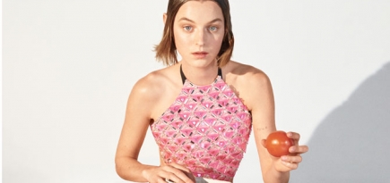 Эмма Коррин и Келси Лу снялись в кампании Miu Miu