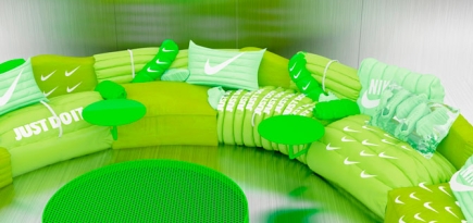 Crosby Studios сделала диван из пуховиков Nike