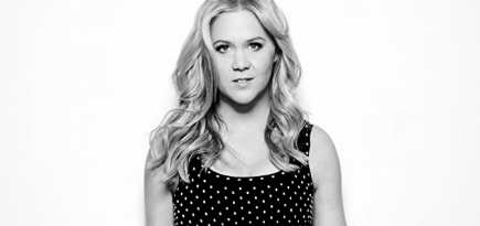 Эми Шумер запустила бренд женской одежды с широкой размерной сеткой