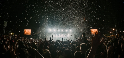 От «Дикой мяты» до Glastonbury: продюсеры музыкальных фестивалей сняли фильм о влиянии пандемии