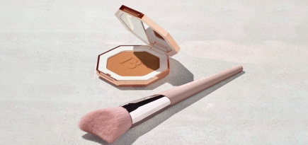 Рианна выпустила первый бронзер Fenty Beauty