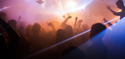 В Великобритании во время пандемии началось Третье лето любви