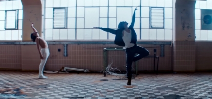 Сергей Полунин танцует со своими двойниками в клипе Hozier