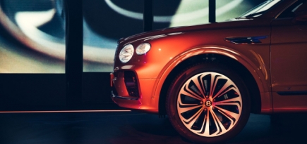 В Москве показали новый Bentley Bentayga