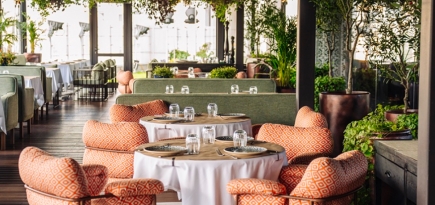 С видом на гольф-поля и в итальянском стиле: 14 самых красивых летних веранд Москвы