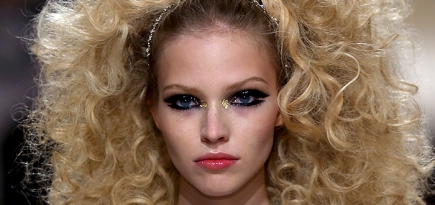 Красота в деталях: образы с показа Chanel, resort 2015