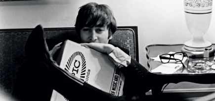 Выставка фотографий The Beatles в Four Seasons Hotel George V