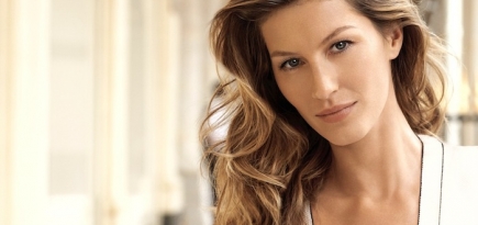 Жизель Бундхен представляет новую коллекцию Chanel Les Beiges