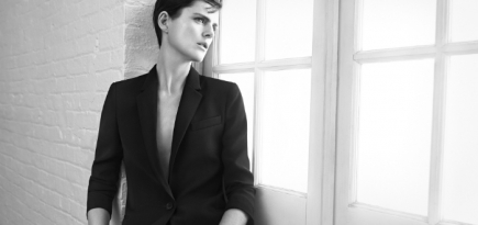 Первая рекламная кампания Theory