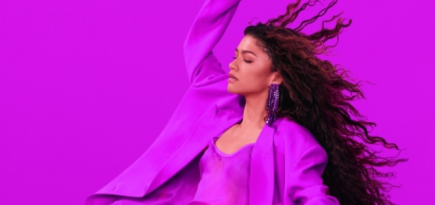 Valentino показал первые кадры из новой кампании с Зендаей — в розовом цвете