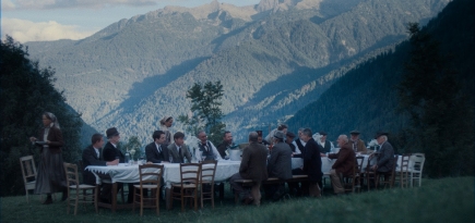 Иллюзорность идиллии и семейные тайны: каким получился фильм Мауры Дельперо «Горная невеста»