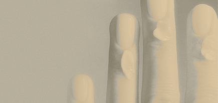 Как стресс влияет на здоровье ногтей и какие процедуры помогут их восстановить? Отвечает эксперт