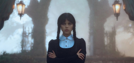 Между мрачным триллером и веселым слэшером: каким получился второй сезон «Уэнздей»