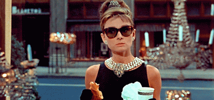 «Завтрак у Тиффани», «Как украсть миллион» и еще 6 фильмов с костюмами Юбера де Живанши