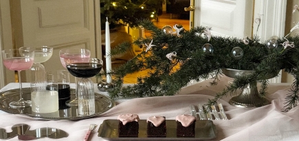 Цирковая эстетика, хвойные ветки и гималайский кедр: идеи новогодней сервировки от сет-дизайнеров