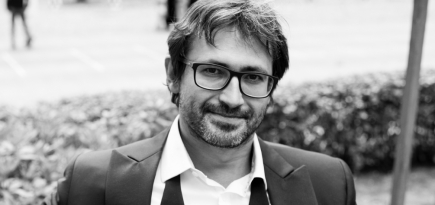 «Мы были закрыты впервые после блокады». Дмитрий Озерков — о выставке Чжан Хуаня в Эрмитаже, трудностях и котах