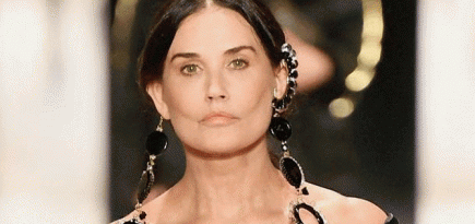 Новое лицо Деми Мур: пластика, грим или макияж?