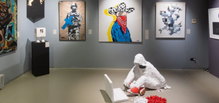 Музей Эрарта и «ВКонтакте» представили выставку «Голос городов»