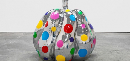 Give Me Love: Яеи Кусама в галерее Дэвида Цвирнера