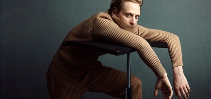 Prada создал костюм для Дэвида Холберга