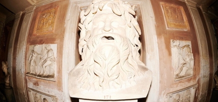 Йоргос Лантимос снял лукбук новой круизной коллекции Gucci в римском музее