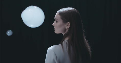 COS и Studio Swine показали совместную интерактивную инсталляцию