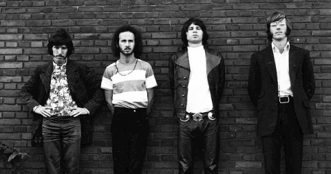 Представители The Doors подадут в суд на Кендалл и Кайли Дженнер