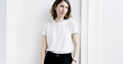 София Коппола сняла пародию на эротическое шоу 1990-х