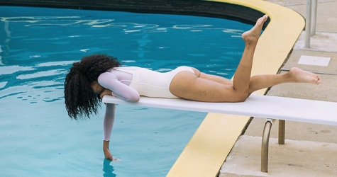 Наклейки на ноги: итальянцы придумали замену пляжным шлепкам