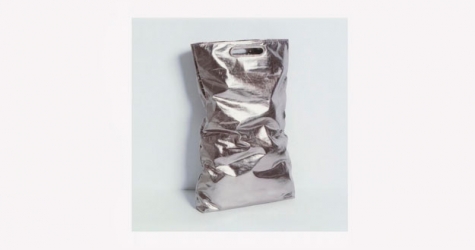 Helmut Lang представил сумку в виде мусорного пакета