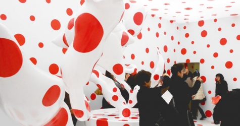 Яеи Кусама ввела «закон 30-секундных селфи»