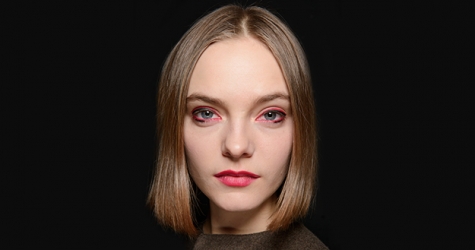Как повторить красный макияж глаз с показа Chalayan